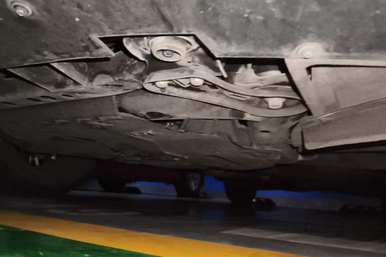 Used Cadillac XT5 2022 2.0T Four-Wheel Drive Luxury Version (Hummingbird Edition) Chassis Front Left