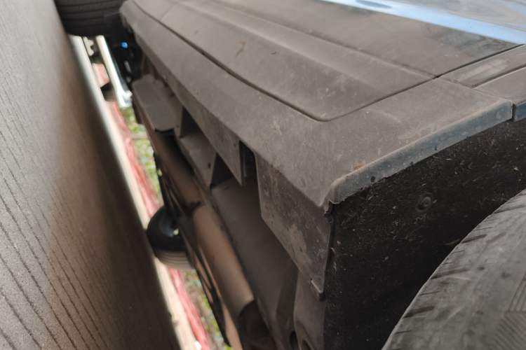 Used Cadillac XT5 2022 2.0T Four-Wheel Drive Luxury Version (Hummingbird Edition) Chassis Front Right