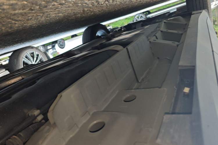 Used Cadillac XT5 2022 2.0T Four-Wheel Drive Luxury Version (Hummingbird Edition) Chassis Rear Left