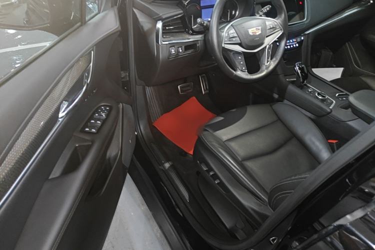 Used Cadillac XT5 2022 2.0T Four-Wheel Drive Luxury Version (Hummingbird Edition) Driver Seat