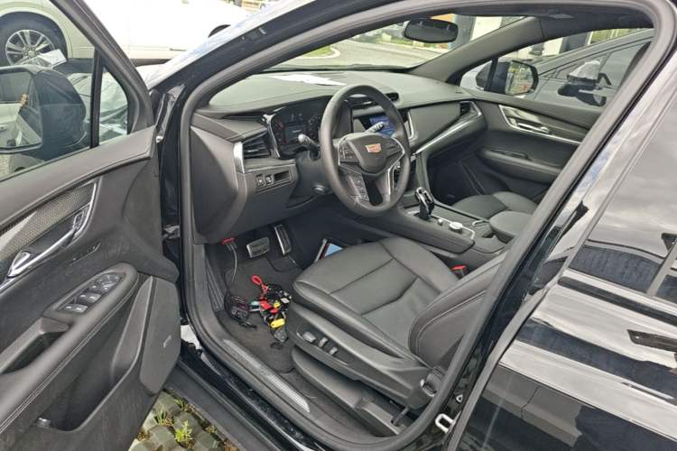 Used Cadillac XT5 2022 2.0T Four-Wheel Drive Luxury Version (Hummingbird Edition) Driver Seat