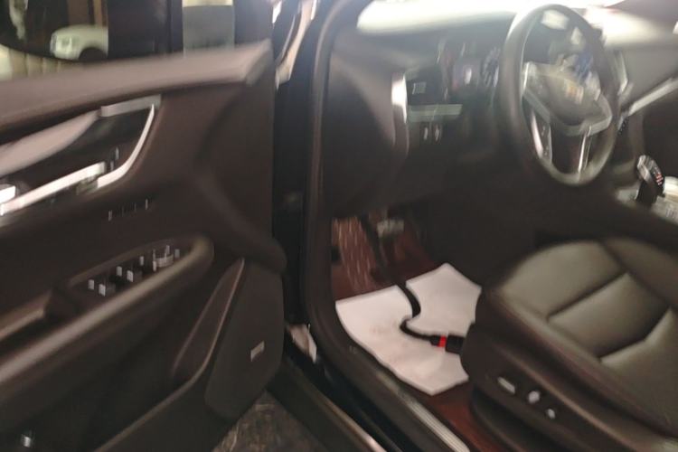 Used Cadillac XT5 2022 2.0T Two-Wheel Drive Luxury Version Driver Seat