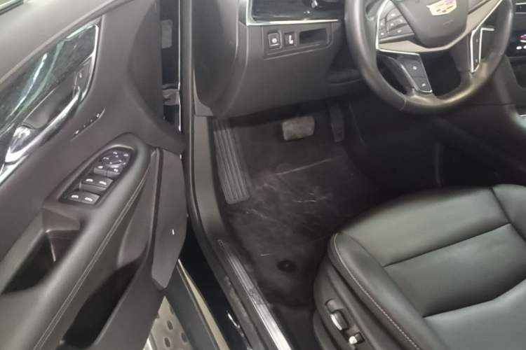 Used Cadillac XT5 2022 2.0T Two-Wheel Drive Luxury Version Driver Seat