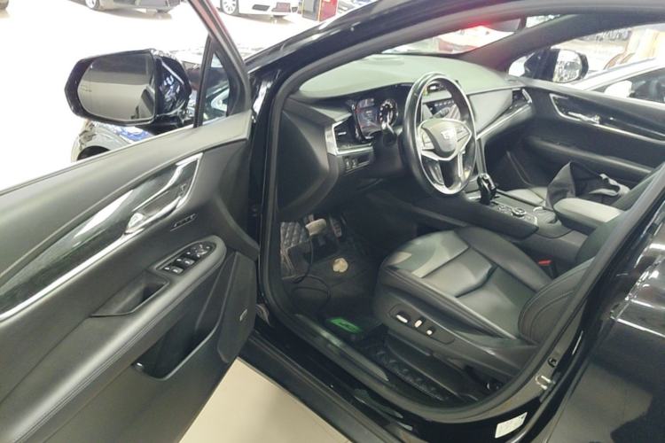 Used Cadillac XT5 2022 2.0T Two-Wheel Drive Luxury Version Driver Seat