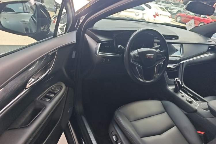Used Cadillac XT5 2022 2.0T Four-Wheel Drive Luxury Version Driver Seat