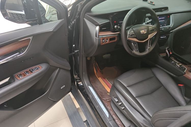 Used Cadillac XT5 2022 2.0T Two-Wheel Drive Luxury Version Driver Seat