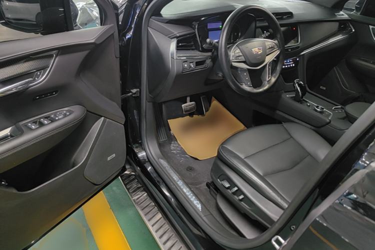 Used Cadillac XT5 2022 2.0T Four-Wheel Drive Luxury Version (Hummingbird Edition) Driver Seat
