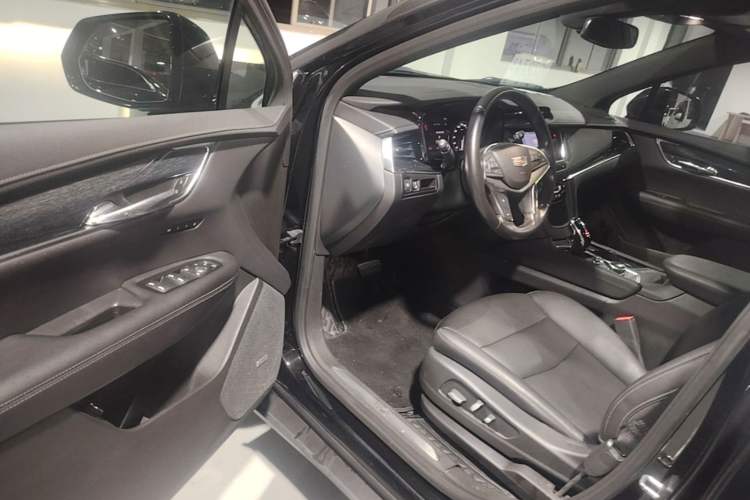 Used Cadillac XT5 2022 2.0T Two-Wheel Drive Luxury Version Driver Seat