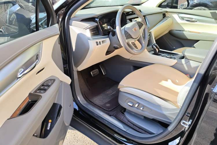Used Cadillac XT5 2022 2.0T Four-Wheel Drive Luxury Version (Hummingbird Edition) Driver Seat