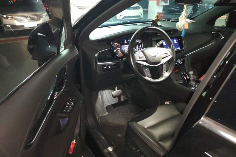 Used Cadillac XT5 2022 2.0T Two-Wheel Drive Luxury Version Driver Seat