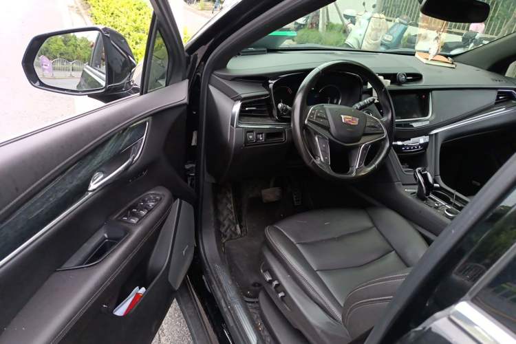 Used Cadillac XT5 2022 2.0T Two-Wheel Drive Luxury Version Driver Seat