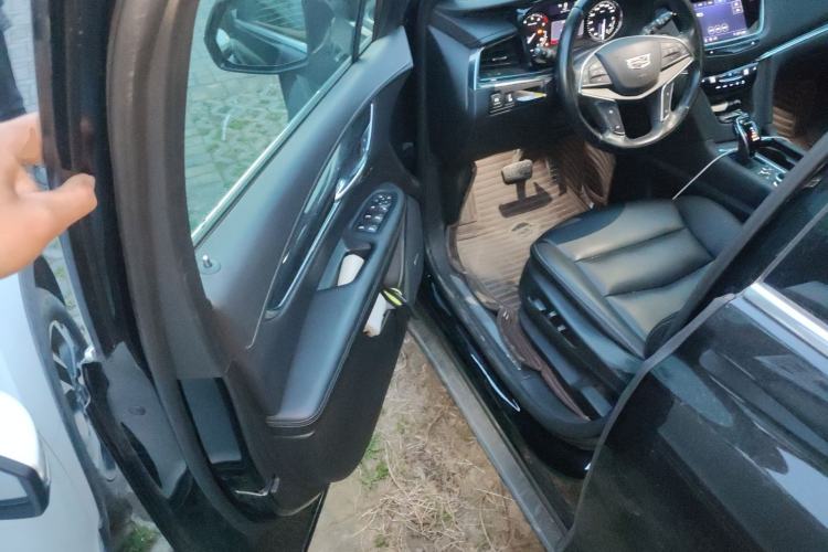 Used Cadillac XT5 2022 2.0T Two-Wheel Drive Luxury Version Driver Seat