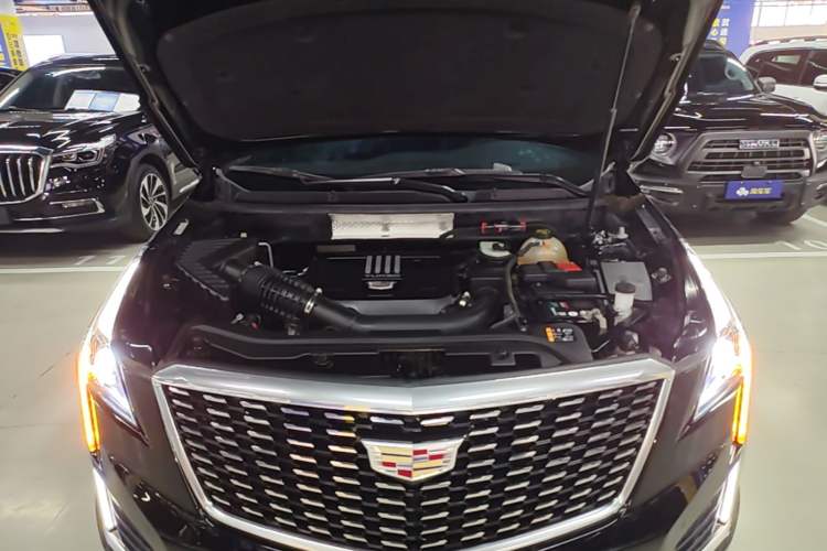 Used Cadillac XT5 2022 2.0T Two-Wheel Drive Luxury Version Engine Bay
