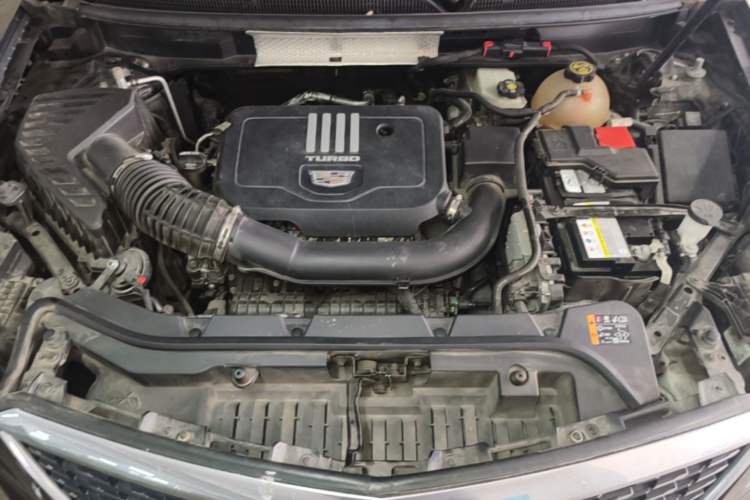 Used Cadillac XT5 2022 2.0T Two-Wheel Drive Luxury Version Engine Bay