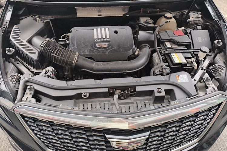 Used Cadillac XT5 2022 2.0T Two-Wheel Drive Luxury Version Engine Bay