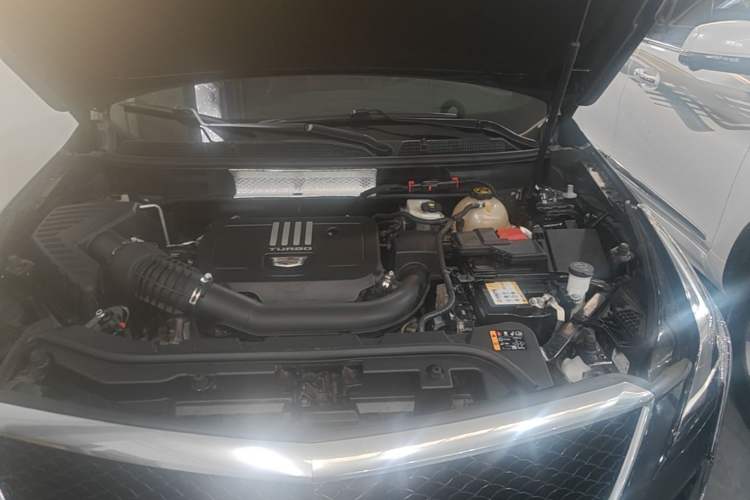 Used Cadillac XT5 2022 2.0T Four-Wheel Drive Luxury Version (Hummingbird Edition) Engine Bay