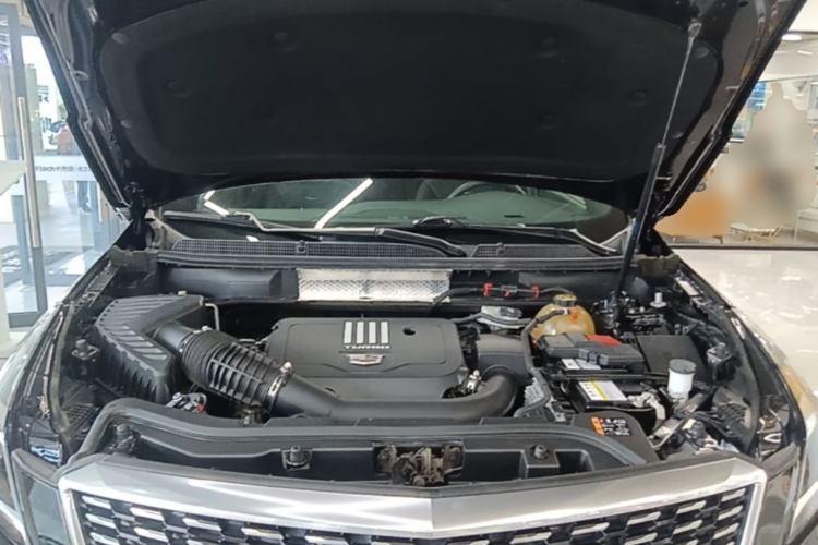 Used Cadillac XT5 2022 2.0T Two-Wheel Drive Luxury Version Engine Bay