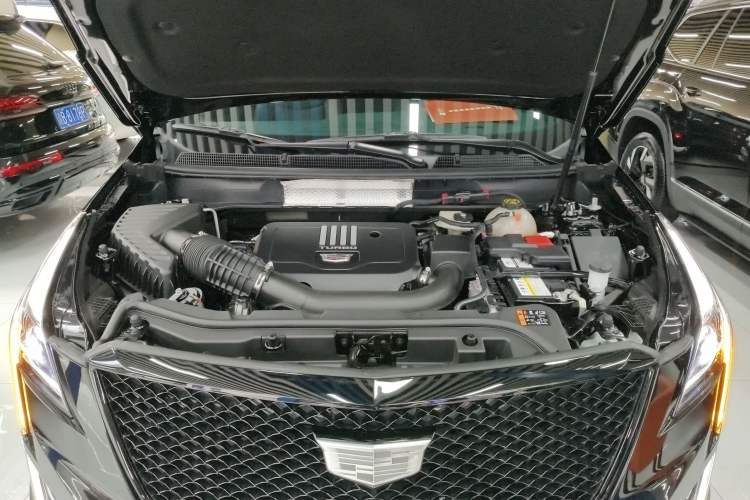 Used Cadillac XT5 2022 2.0T Four-Wheel Drive Luxury Version (Hummingbird Edition) Engine Bay