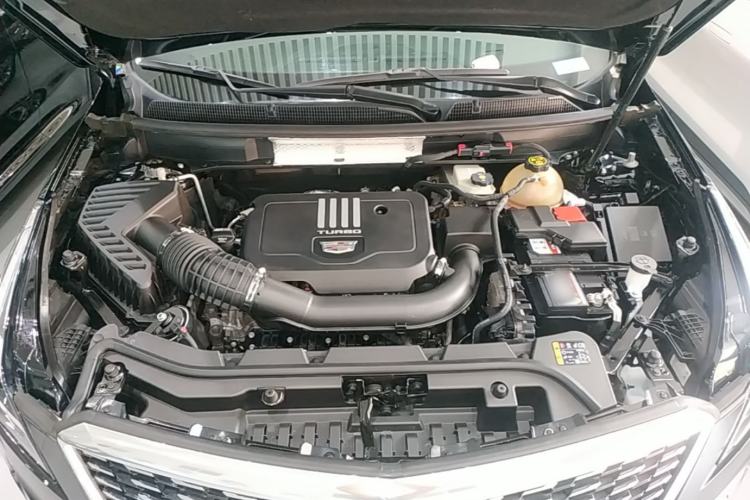 Used Cadillac XT5 2022 2.0T Two-Wheel Drive Luxury Version Engine Bay