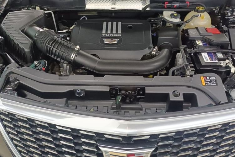 Used Cadillac XT5 2022 2.0T Two-Wheel Drive Luxury Version Engine Bay