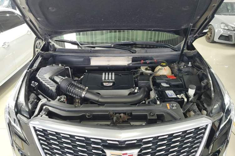 Used Cadillac XT5 2022 2.0T Two-Wheel Drive Luxury Version Engine Bay