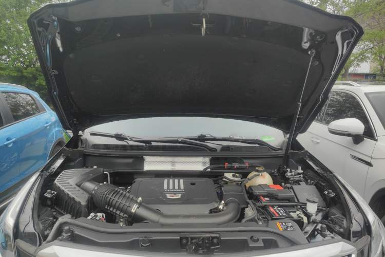 Used Cadillac XT5 2022 2.0T Two-Wheel Drive Luxury Version Engine Bay