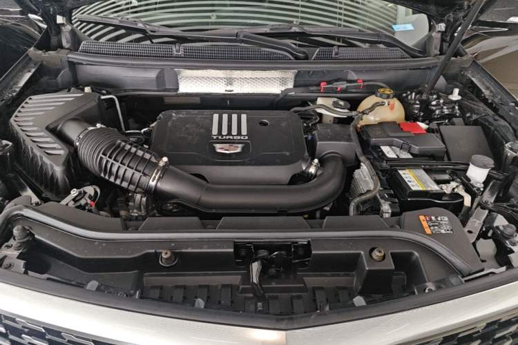Used Cadillac XT5 2022 2.0T Two-Wheel Drive Luxury Version Engine Bay