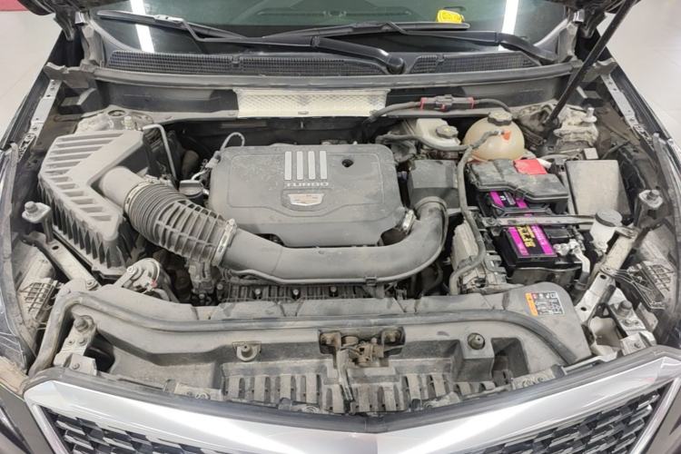 Used Cadillac XT5 2022 2.0T Two-Wheel Drive Luxury Version Engine Bay