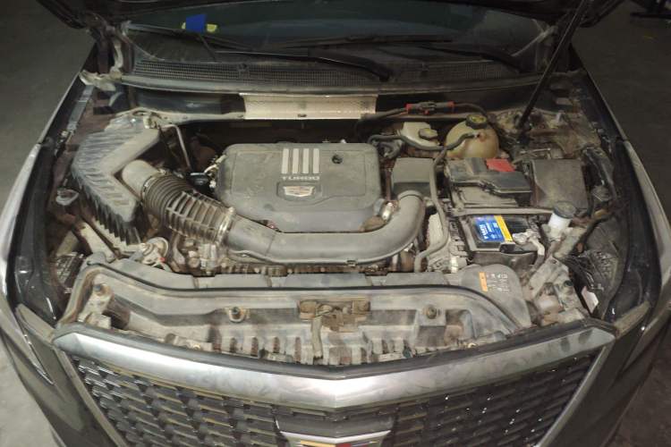 Used Cadillac XT5 2022 2.0T Two-Wheel Drive Luxury Version Engine Bay