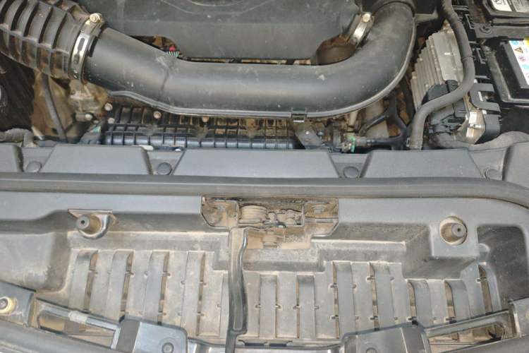 Used Cadillac XT5 2022 2.0T Two-Wheel Drive Luxury Version Engine Bay