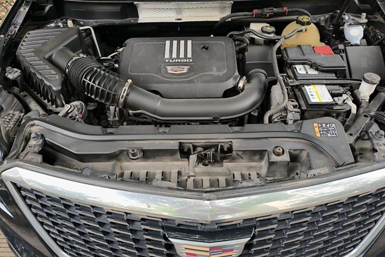 Used Cadillac XT5 2022 2.0T Two-Wheel Drive Luxury Version Engine Bay
