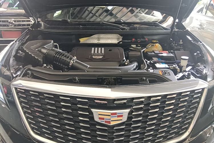 Used Cadillac XT5 2022 2.0T Two-Wheel Drive Luxury Version Engine Bay