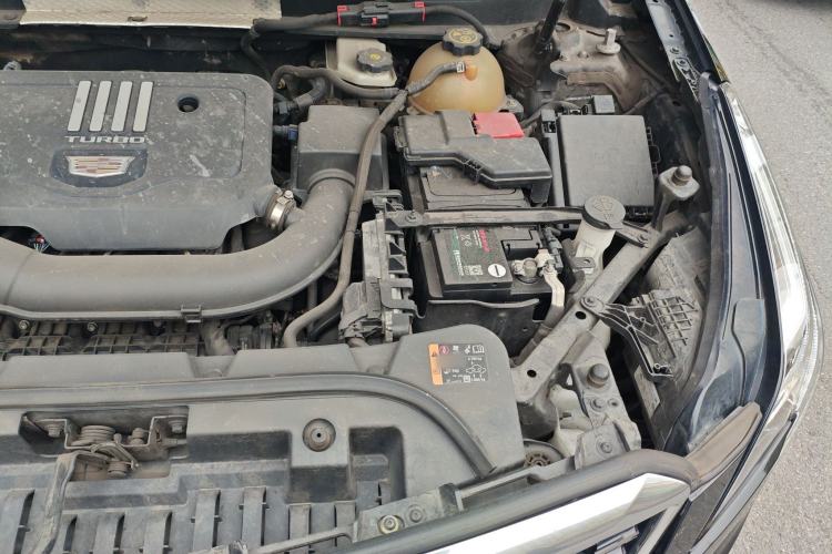 Used Cadillac XT5 2022 2.0T Two-Wheel Drive Luxury Version Engine Bay Left