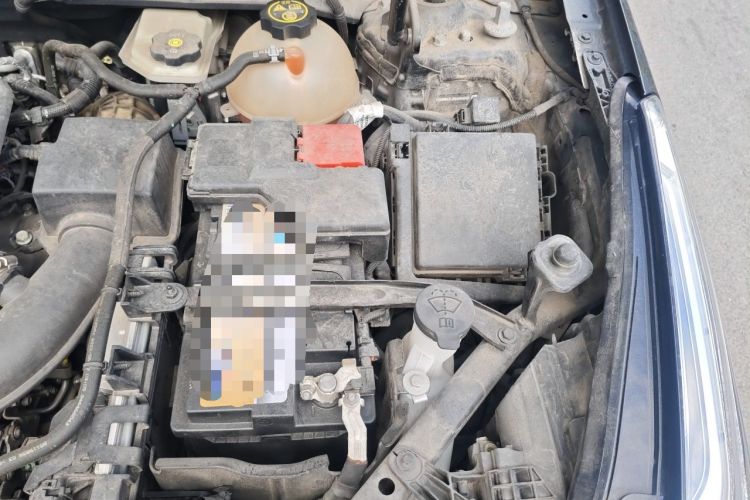Used Cadillac XT5 2022 2.0T Two-Wheel Drive Luxury Version Engine Bay Left