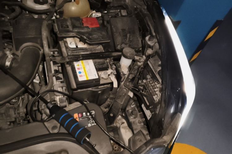 Used Cadillac XT5 2022 2.0T Four-Wheel Drive Luxury Version (Hummingbird Edition) Engine Bay Left