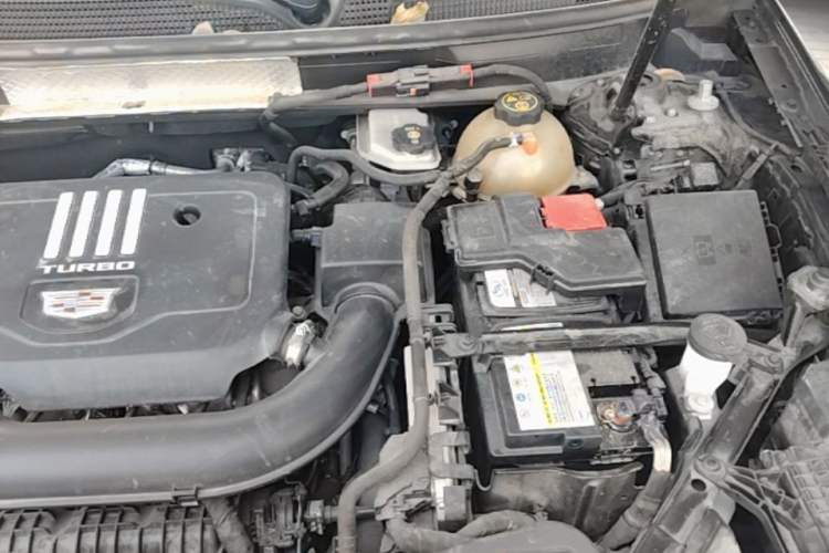 Used Cadillac XT5 2022 2.0T Four-Wheel Drive Platinum Edition Engine Bay Left