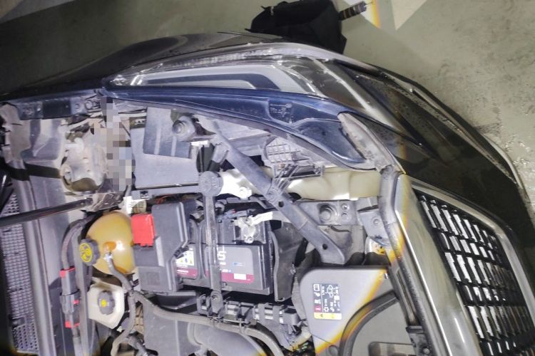 Used Cadillac XT5 2022 2.0T Two-Wheel Drive Luxury Version Engine Bay Left