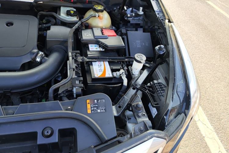 Used Cadillac XT5 2022 2.0T Four-Wheel Drive Luxury Version Engine Bay Left