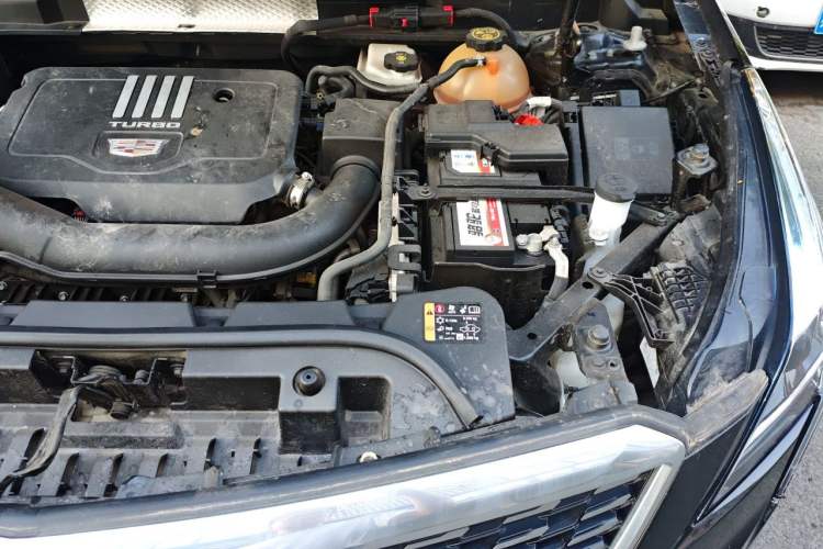 Used Cadillac XT5 2022 2.0T Two-Wheel Drive Luxury Version Engine Bay Left