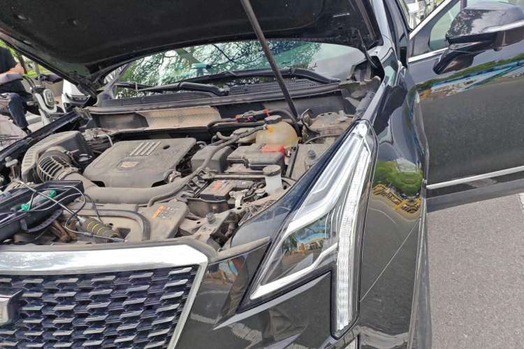 Used Cadillac XT5 2022 2.0T Four-Wheel Drive Luxury Version Engine Bay Left