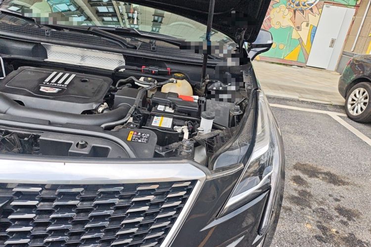 Used Cadillac XT5 2022 2.0T Two-Wheel Drive Luxury Version Engine Bay Left