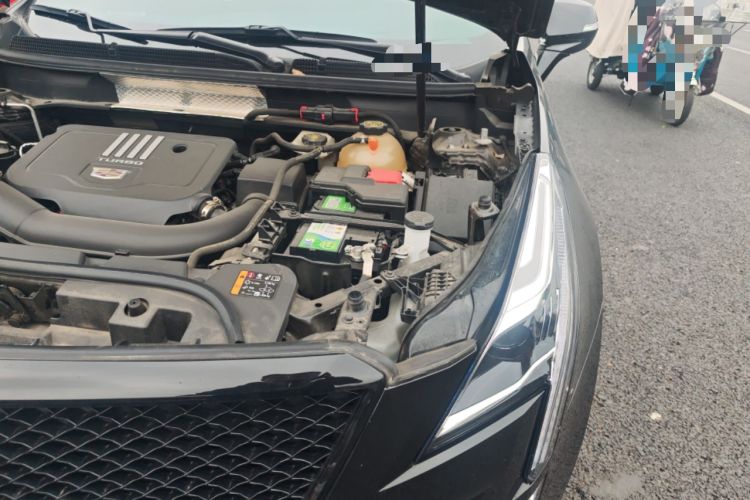 Used Cadillac XT5 2022 2.0T Two-Wheel Drive Luxury Version Engine Bay Left