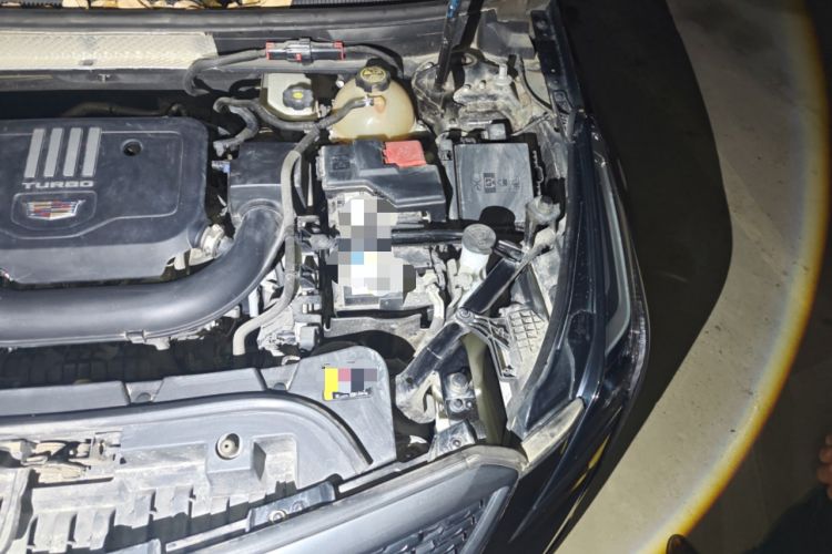 Used Cadillac XT5 2022 2.0T Two-Wheel Drive Luxury Version Engine Bay Left