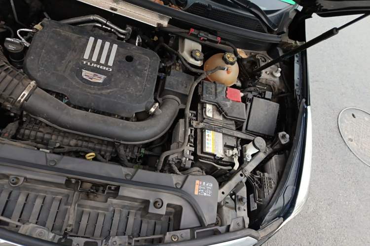 Used Cadillac XT5 2022 2.0T Two-Wheel Drive Luxury Version Engine Bay Left