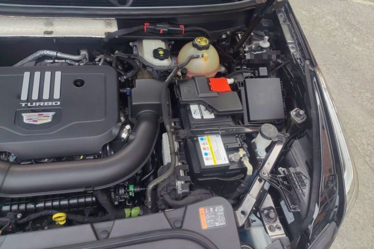 Used Cadillac XT5 2022 2.0T Four-Wheel Drive Luxury Version (Hummingbird Edition) Engine Bay Left
