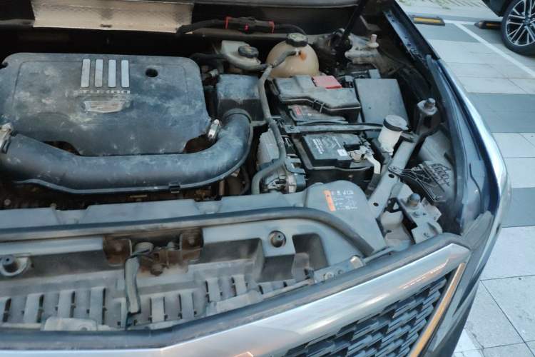 Used Cadillac XT5 2022 2.0T Two-Wheel Drive Luxury Version Engine Bay Left