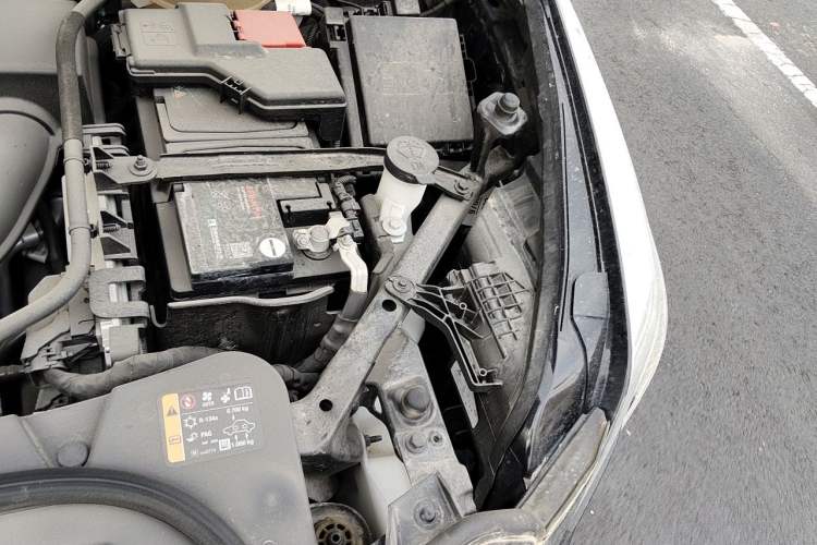 Used Cadillac XT5 2022 2.0T Two-Wheel Drive Luxury Version Engine Bay Left