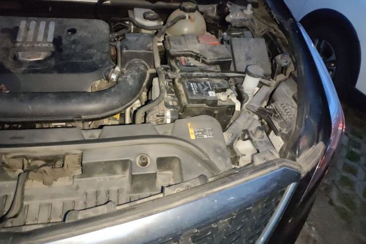 Used Cadillac XT5 2022 2.0T Two-Wheel Drive Luxury Version Engine Bay Left
