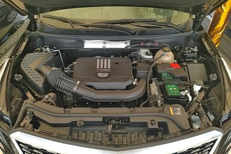 Used Cadillac XT5 2022 2.0T Two-Wheel Drive Luxury Version Engine Bay