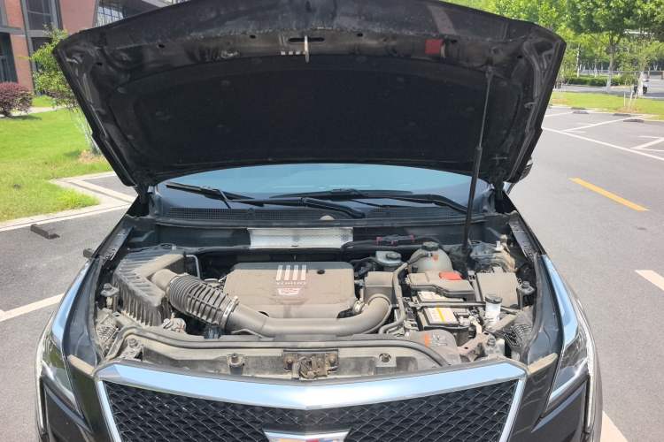 Used Cadillac XT5 2022 2.0T Four-Wheel Drive Luxury Version (Hummingbird Edition) Engine Bay